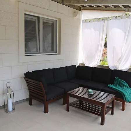 Holiday home Charming Beach House